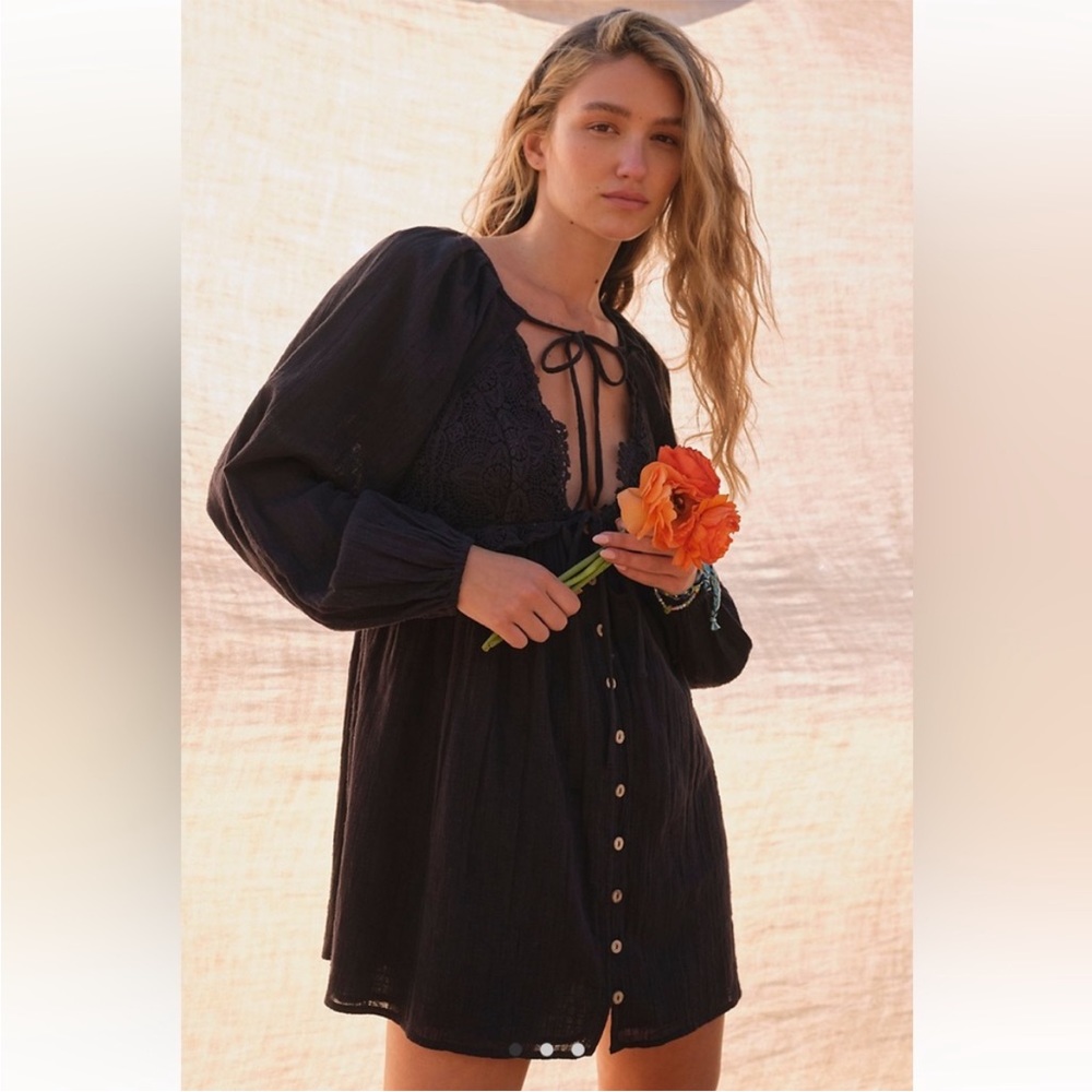 Free People Summer Struttin’ black crochet mini dress size Large